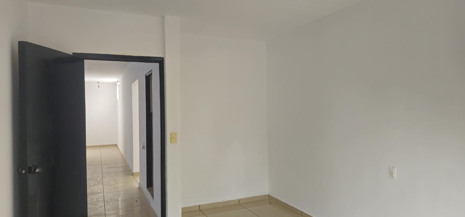 Amplia casa en renta en Col. El Mirador, Guadalajara - foto 9