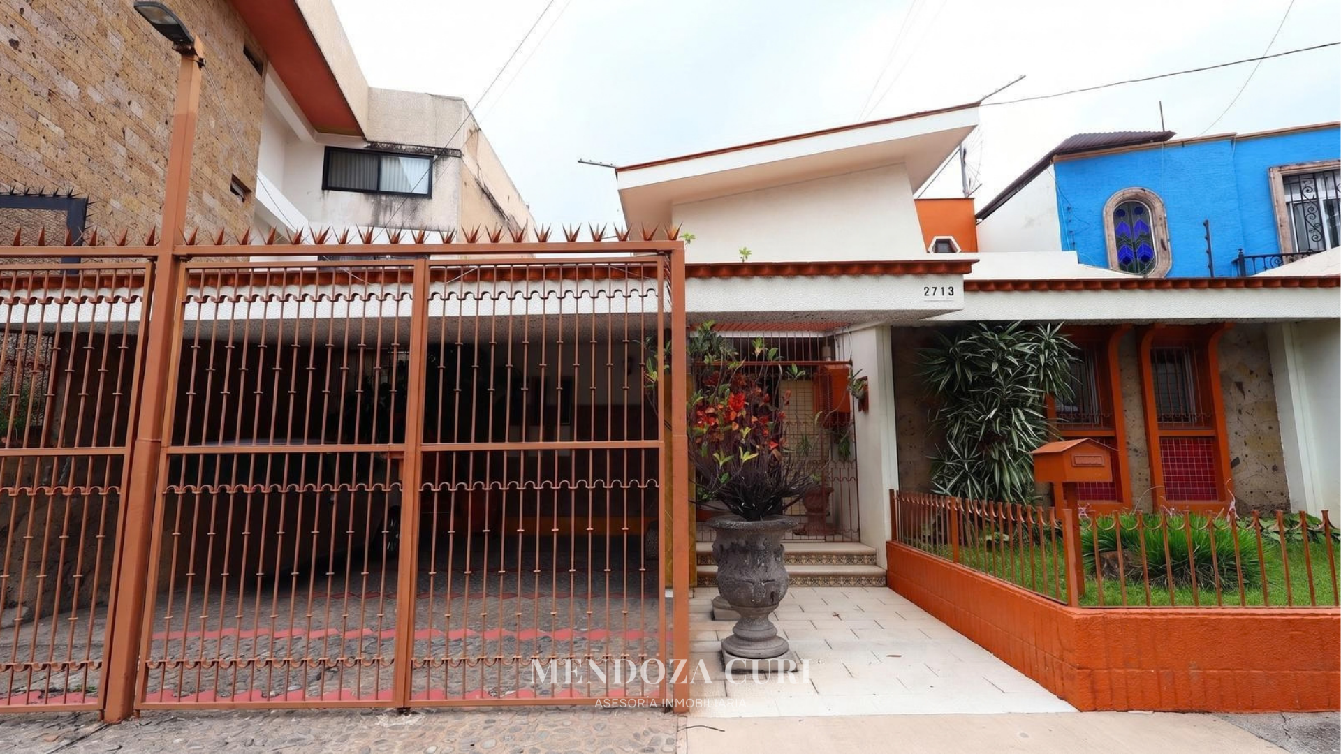 Gran casa en Venta en Jardines del Bosque