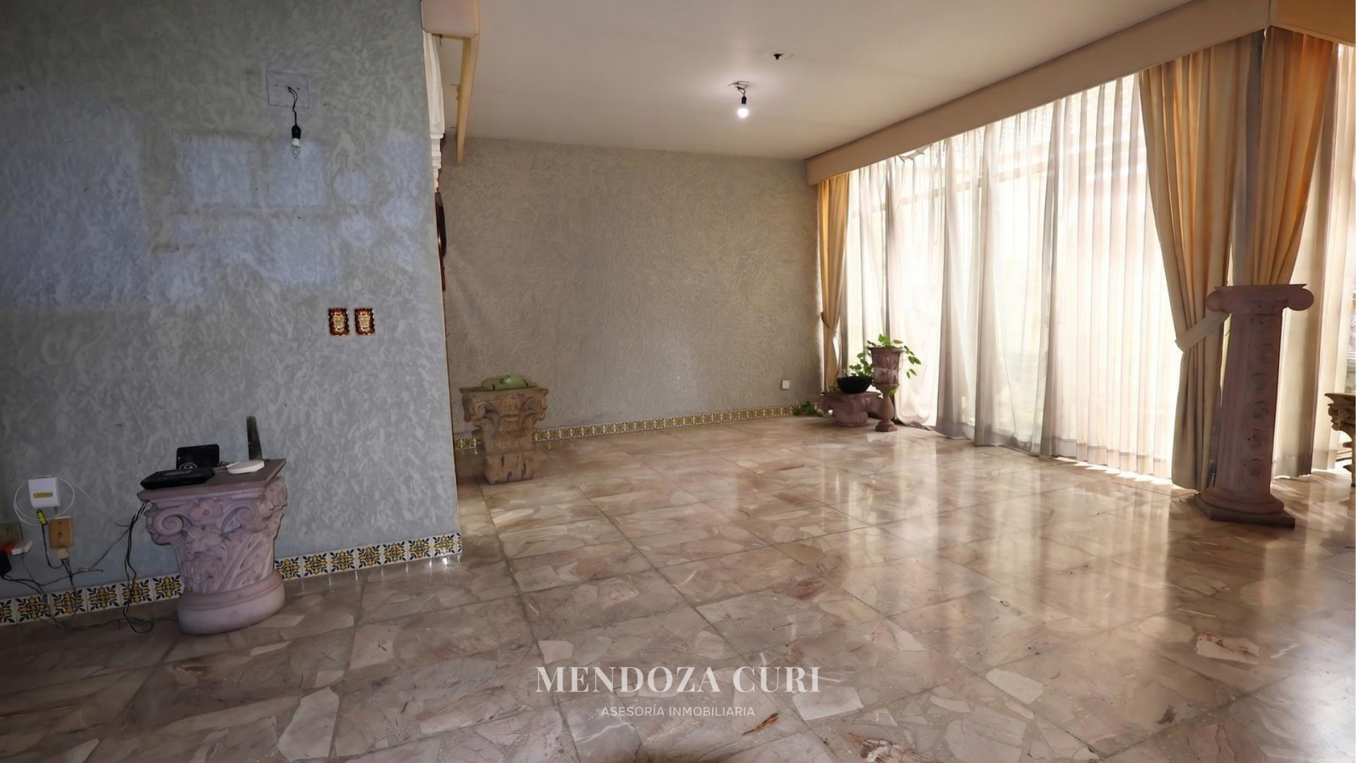 Gran casa en Venta en Jardines del Bosque - foto 3