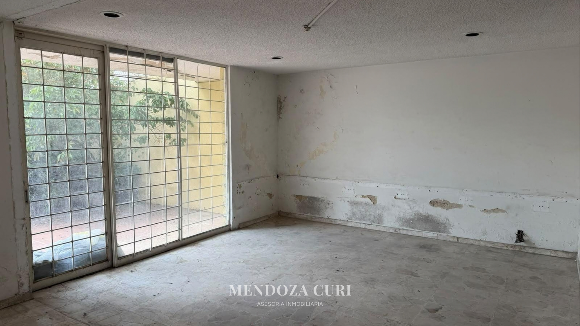 Propiedad para remodelar en Jardines del Country - foto 2