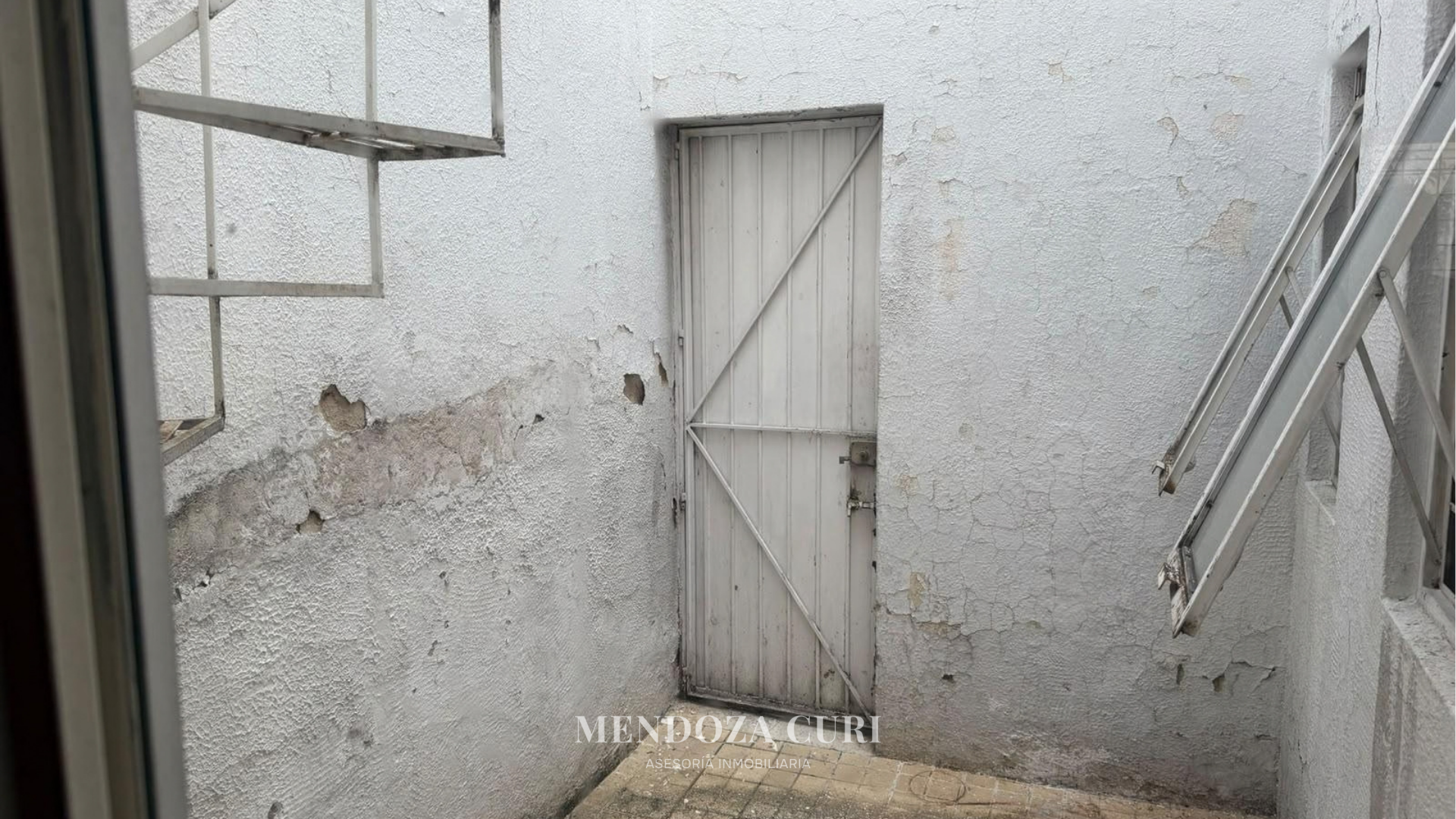 Propiedad para remodelar en Jardines del Country - foto 3