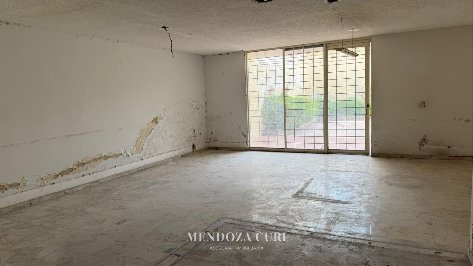 Propiedad para remodelar en Jardines del Country - foto 7