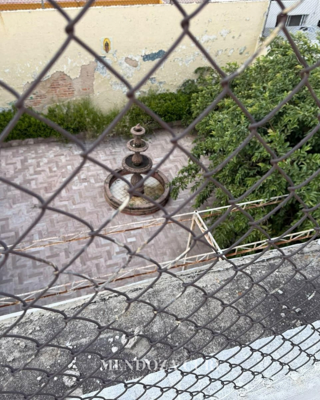 Propiedad para remodelar en Jardines del Country - foto 11