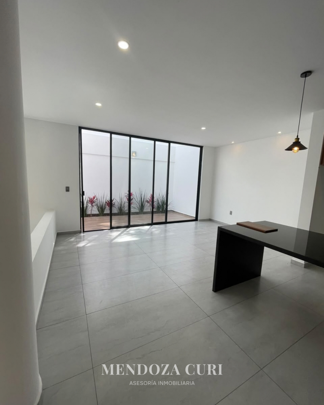 Moderna y hermosa casa en venta en Los Almendros Residencial - foto 5
