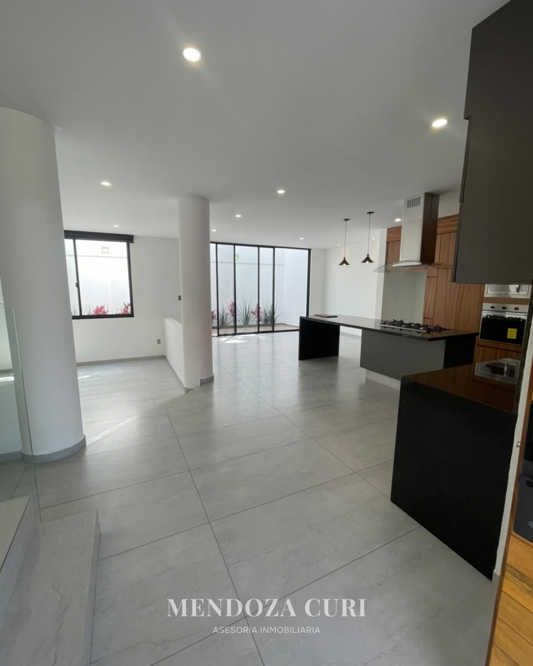 Moderna y hermosa casa en venta en Los Almendros Residencial - foto 9