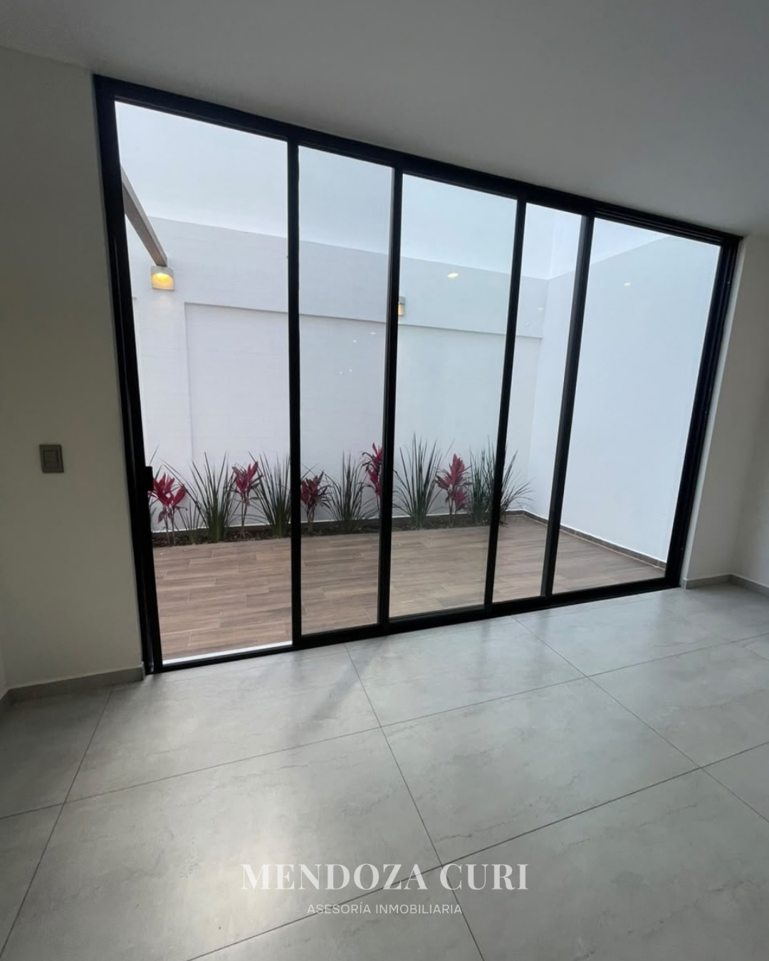 Moderna y hermosa casa en venta en Los Almendros Residencial - foto 17