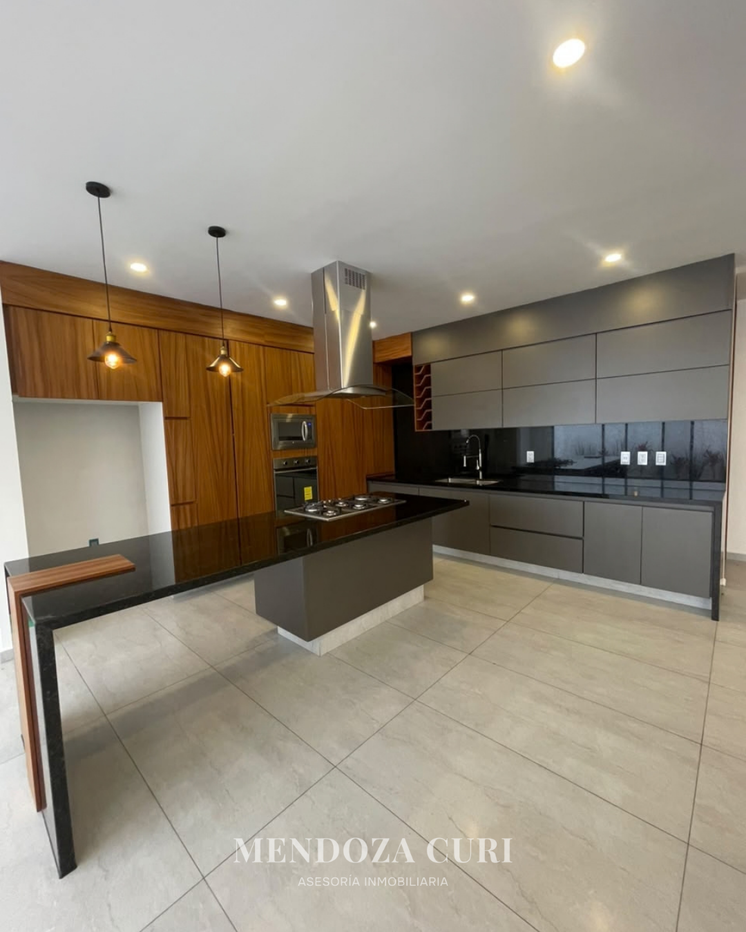 Moderna y hermosa casa en venta en Los Almendros Residencial - foto 21