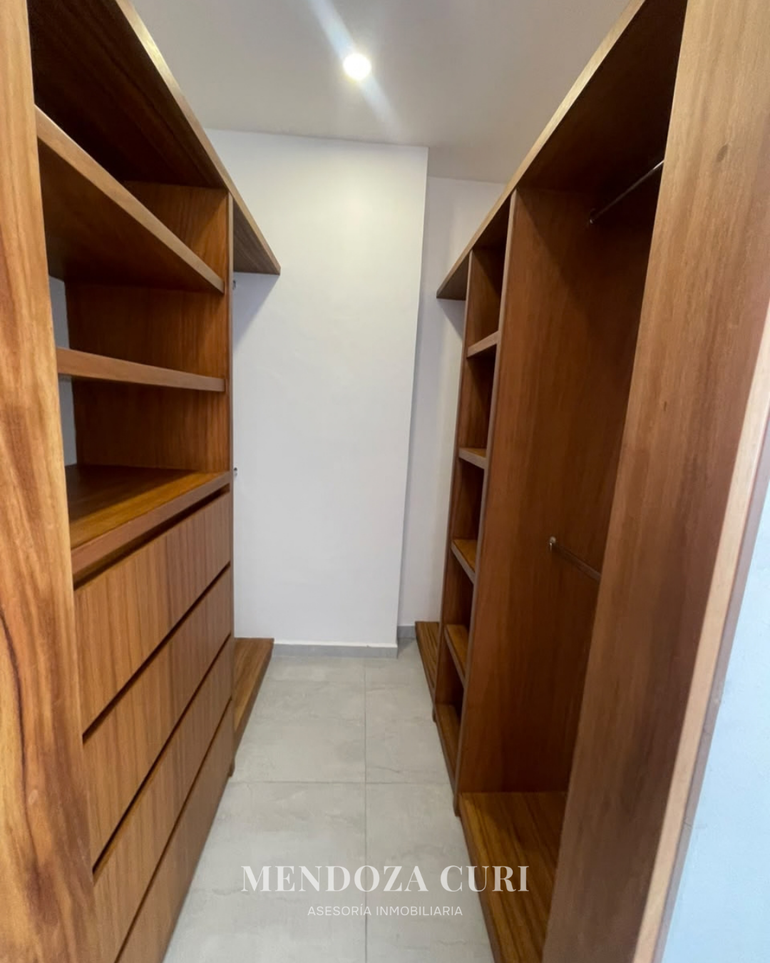 Moderna y hermosa casa en venta en Los Almendros Residencial - foto 19