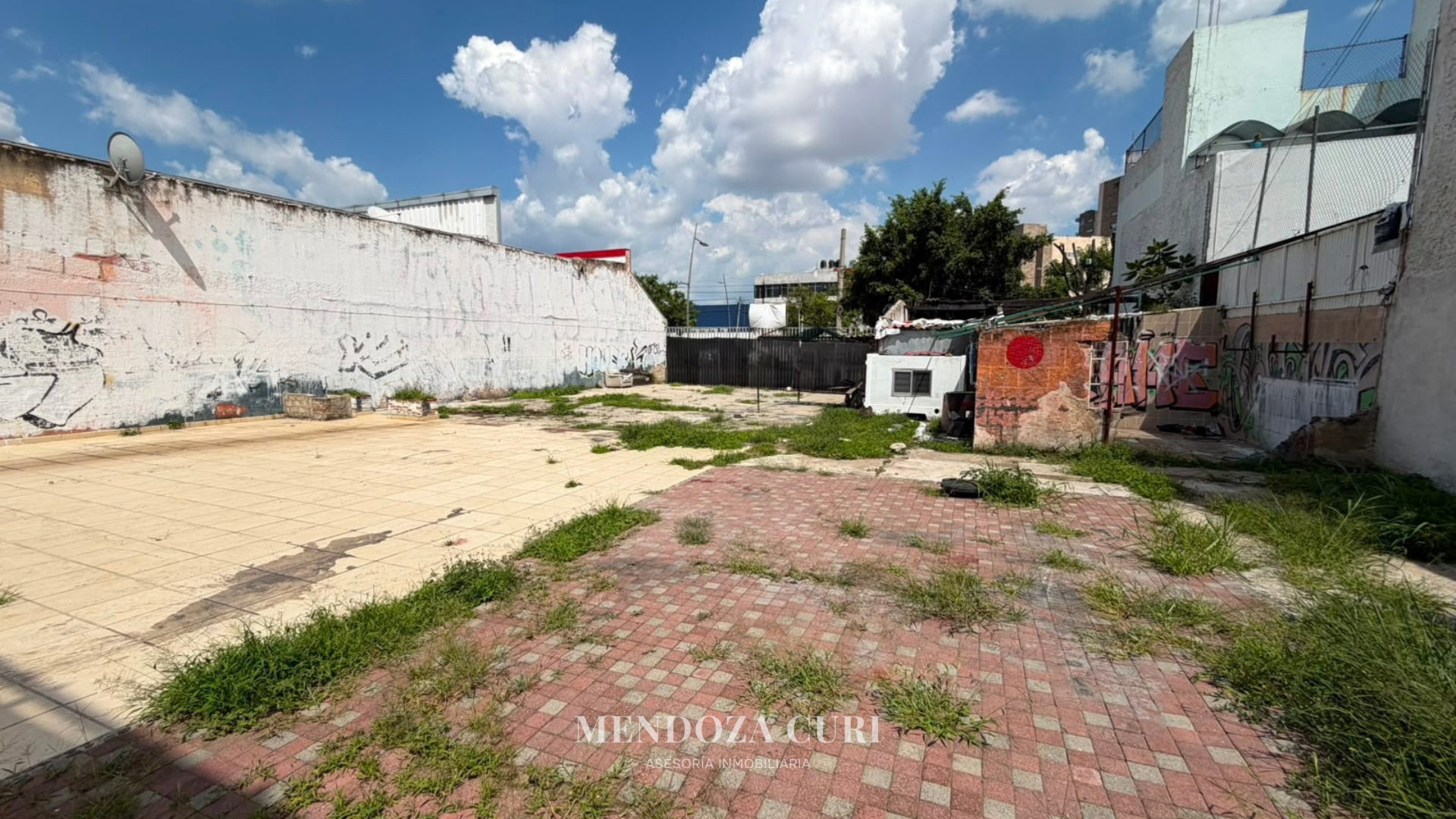 Gran terreno en Venta en Calzada Independencia Nte - foto 3