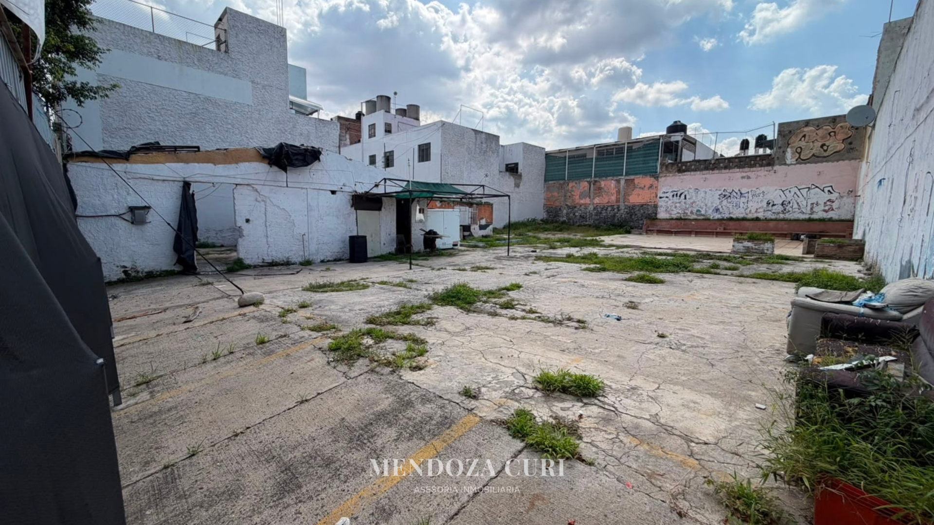 Gran terreno en Venta en Calzada Independencia Nte - foto 4