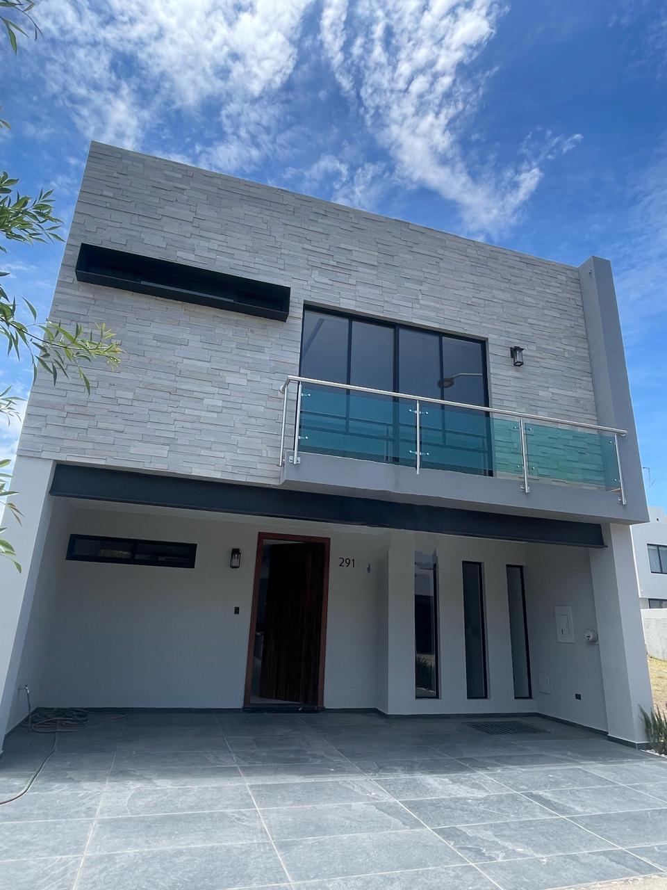 Vive con todo el confort y seguridad en Solares Coto Altanza