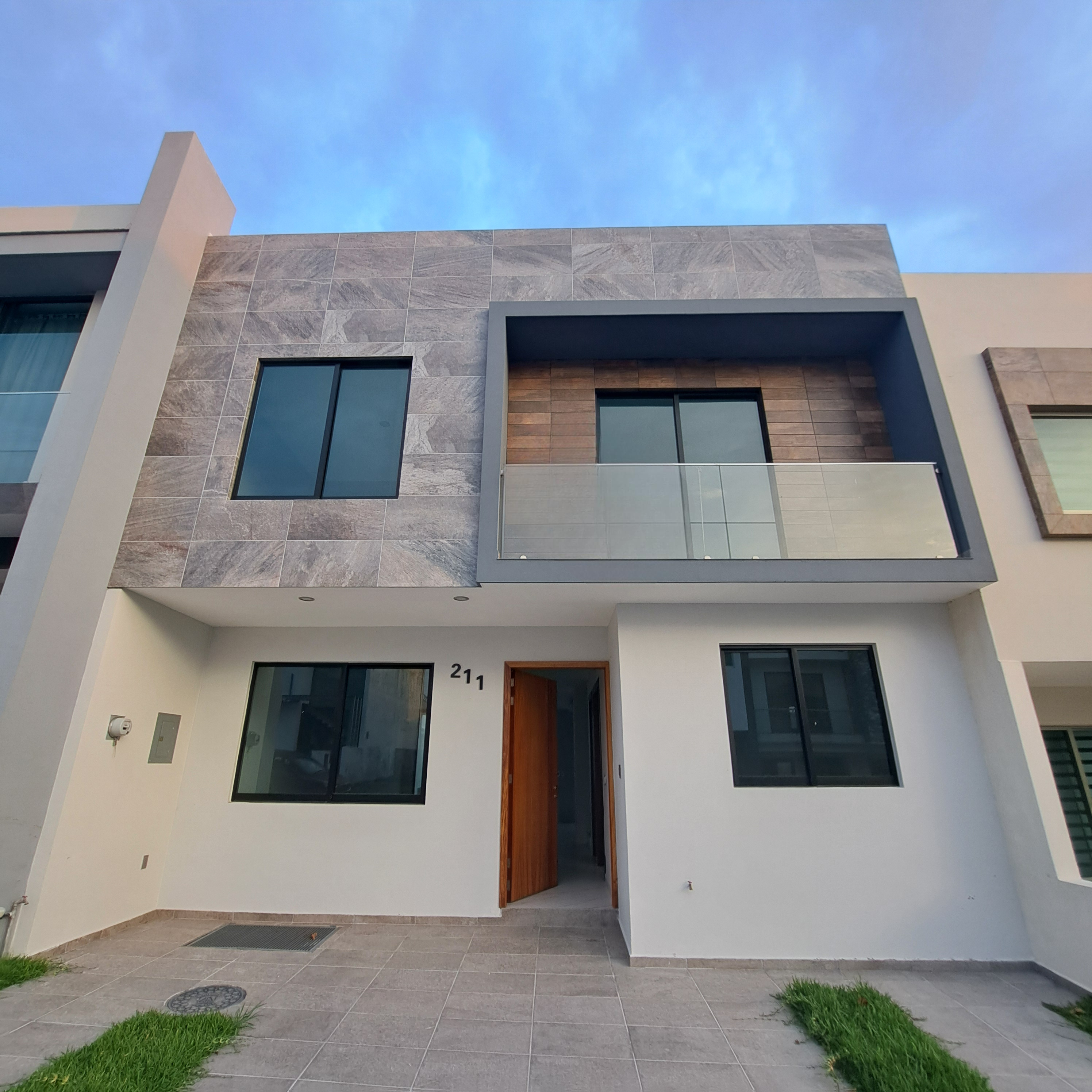 Bienvenido a tu nuevo hogar! Esta casa en Venta es simplemente espectacular, ubicada en Coto Imperio Maya casa 211