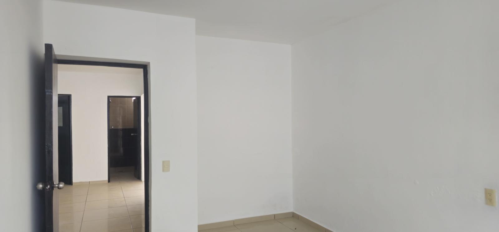 Amplia casa en venta en Col. El Mirador, Guadalajara - foto 2
