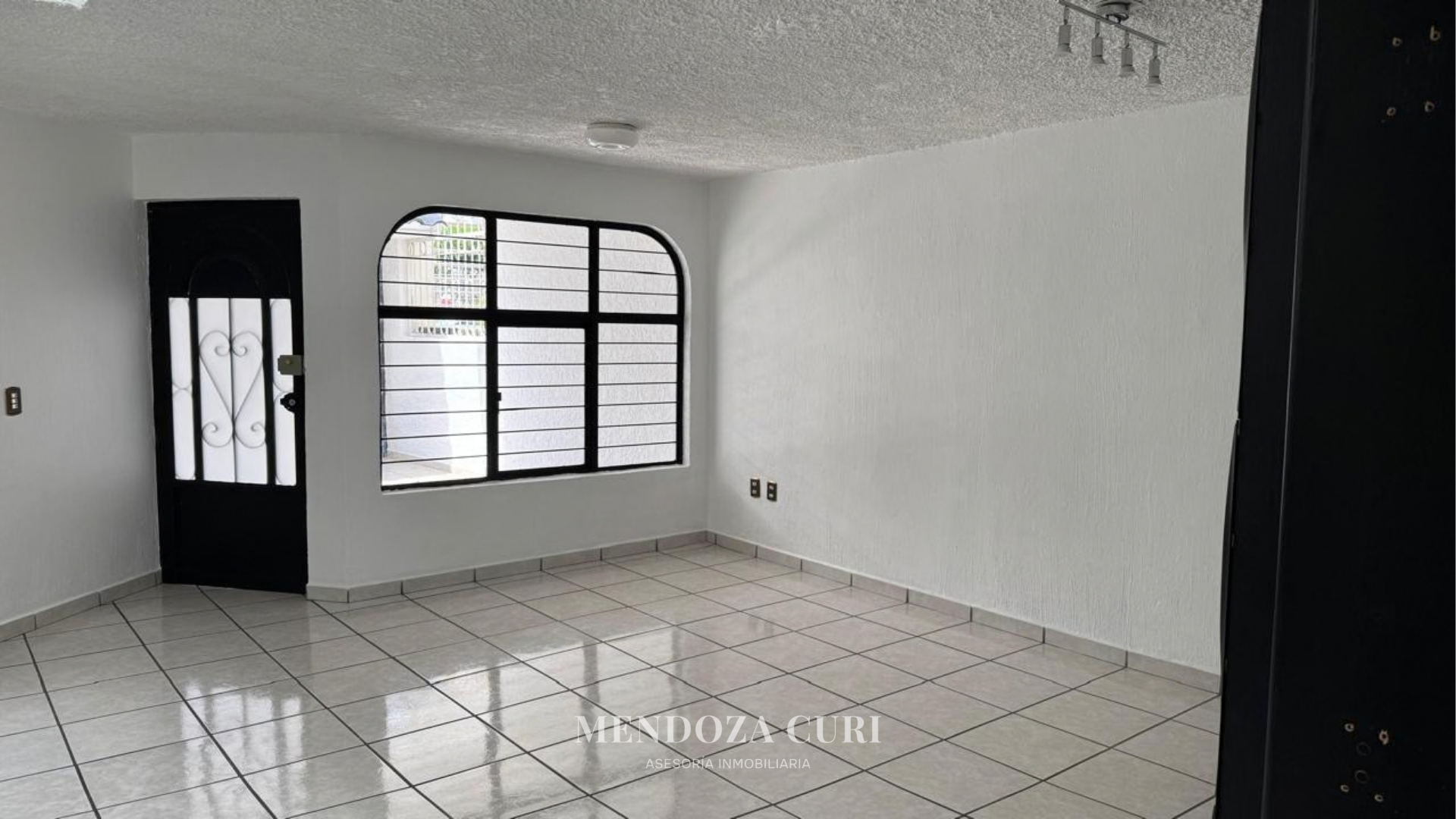 Casa en renta en Colinas del Rey, Zapopan - foto 4