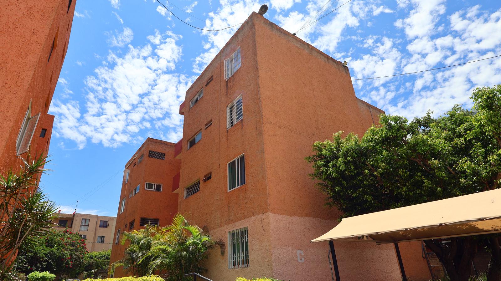 Departamento amueblado en renta, en Col. Lagos del Country