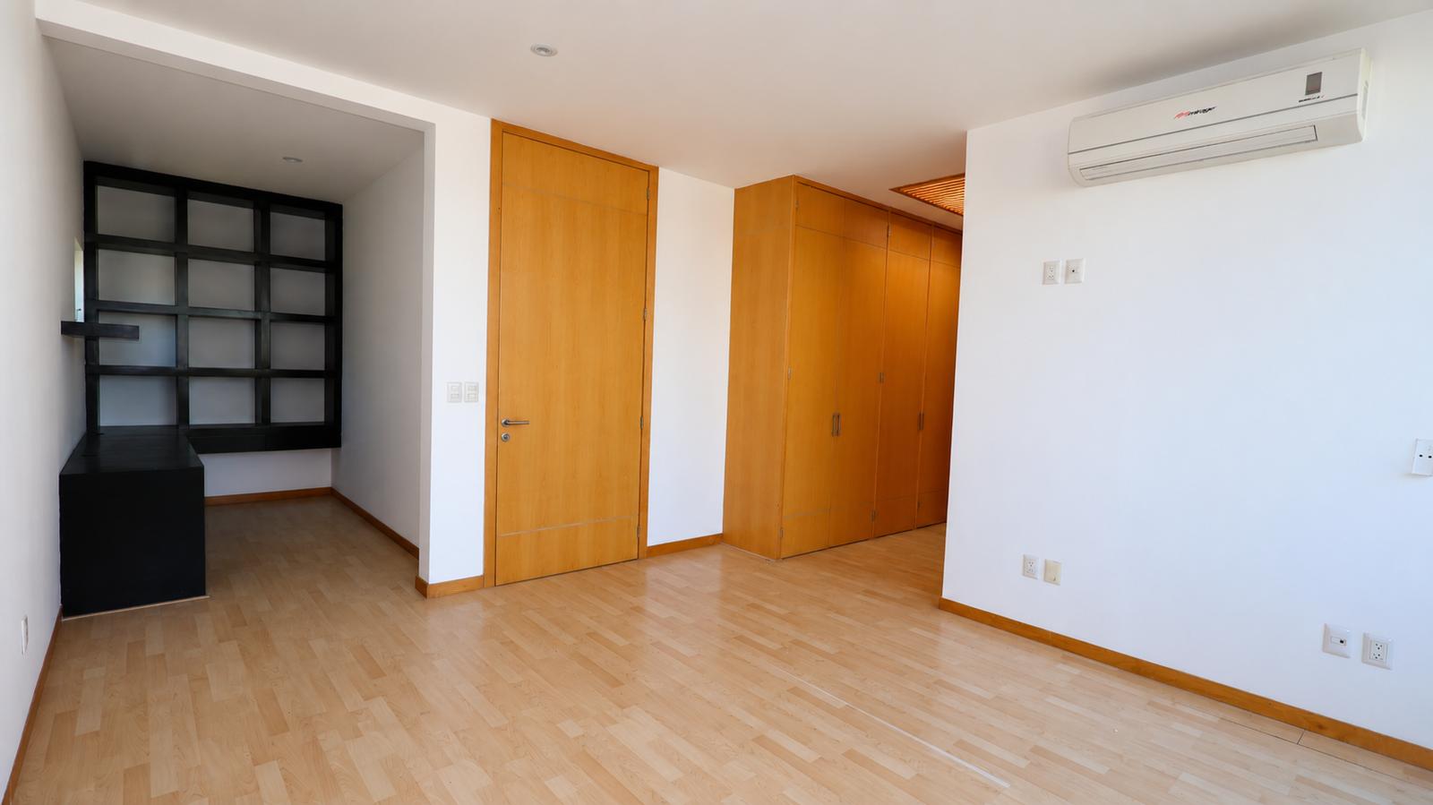 Lujosa casa en renta en Residencial Las Cumbres - foto 2