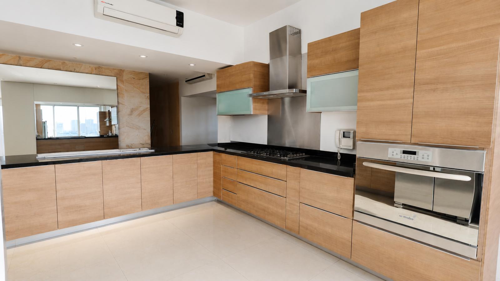 Lujosa casa en renta en Residencial Las Cumbres - foto 10