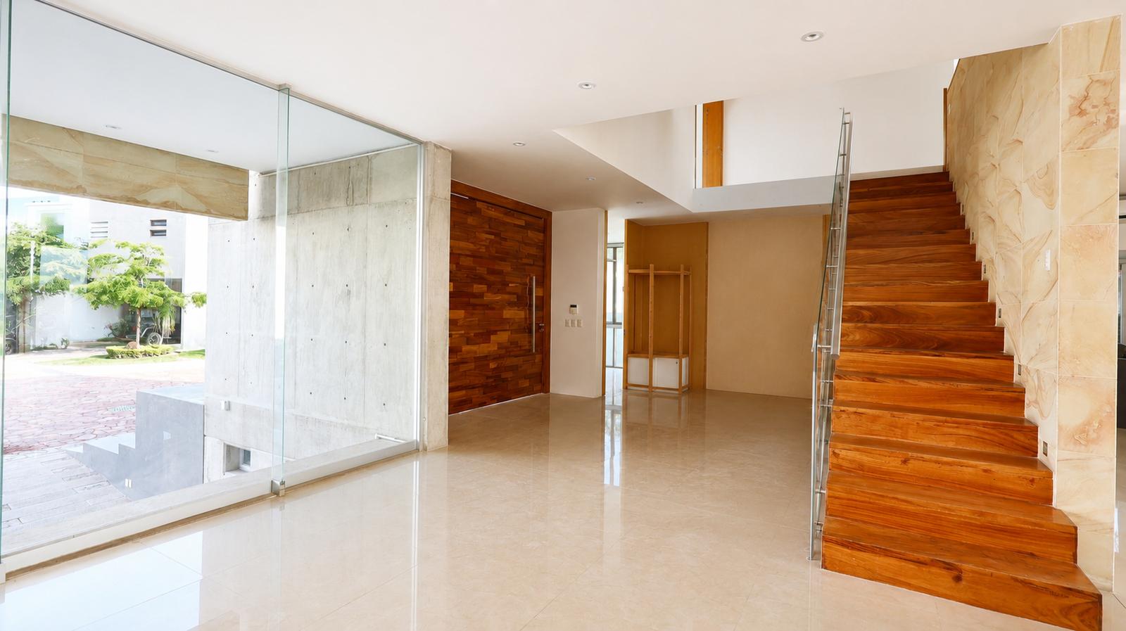 Lujosa casa en renta en Residencial Las Cumbres - foto 13
