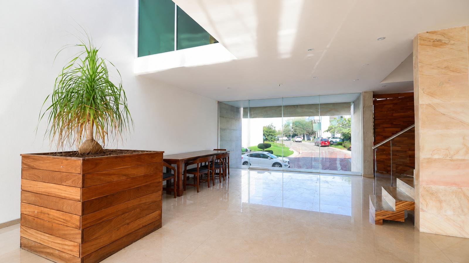 Lujosa casa en renta en Residencial Las Cumbres - foto 16