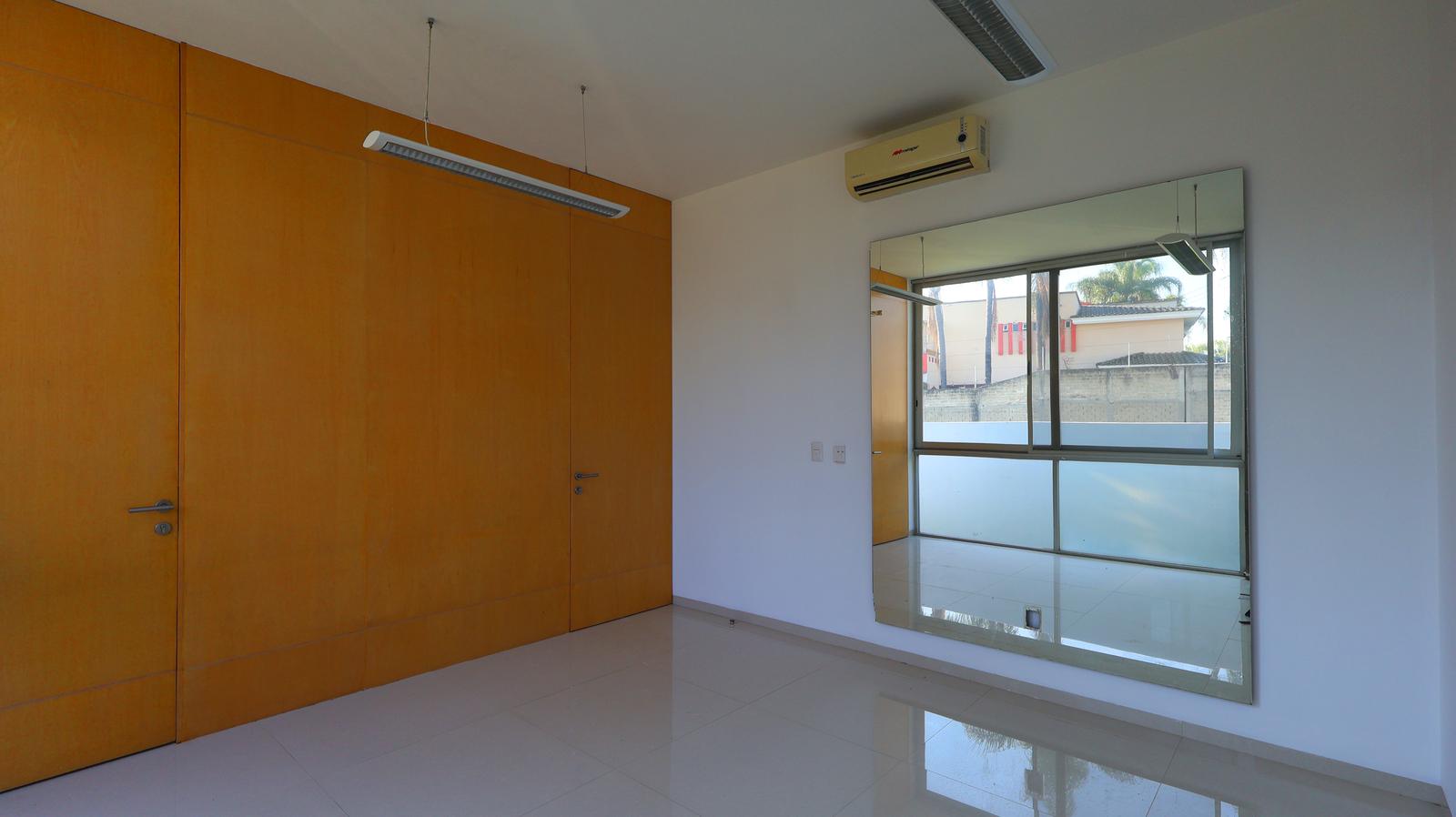 Lujosa casa en renta en Residencial Las Cumbres - foto 8
