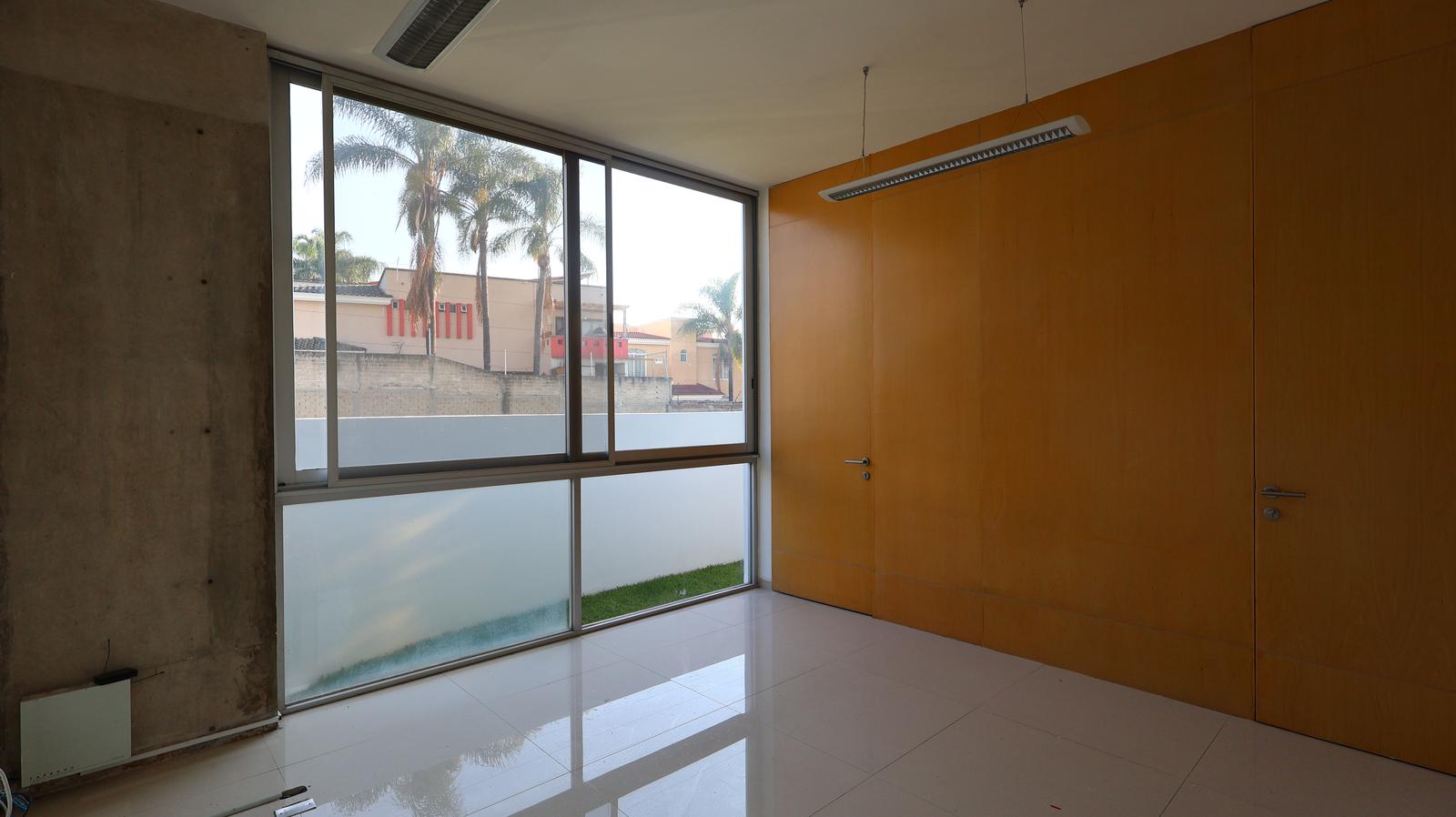Lujosa casa en renta en Residencial Las Cumbres - foto 6