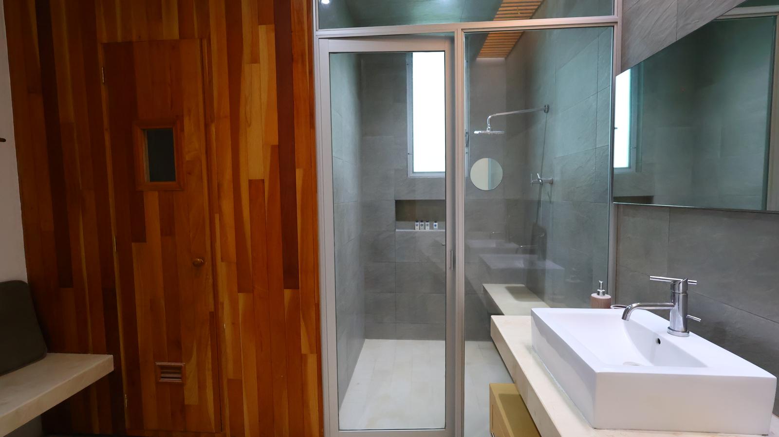 Lujosa casa en renta en Residencial Las Cumbres - foto 32