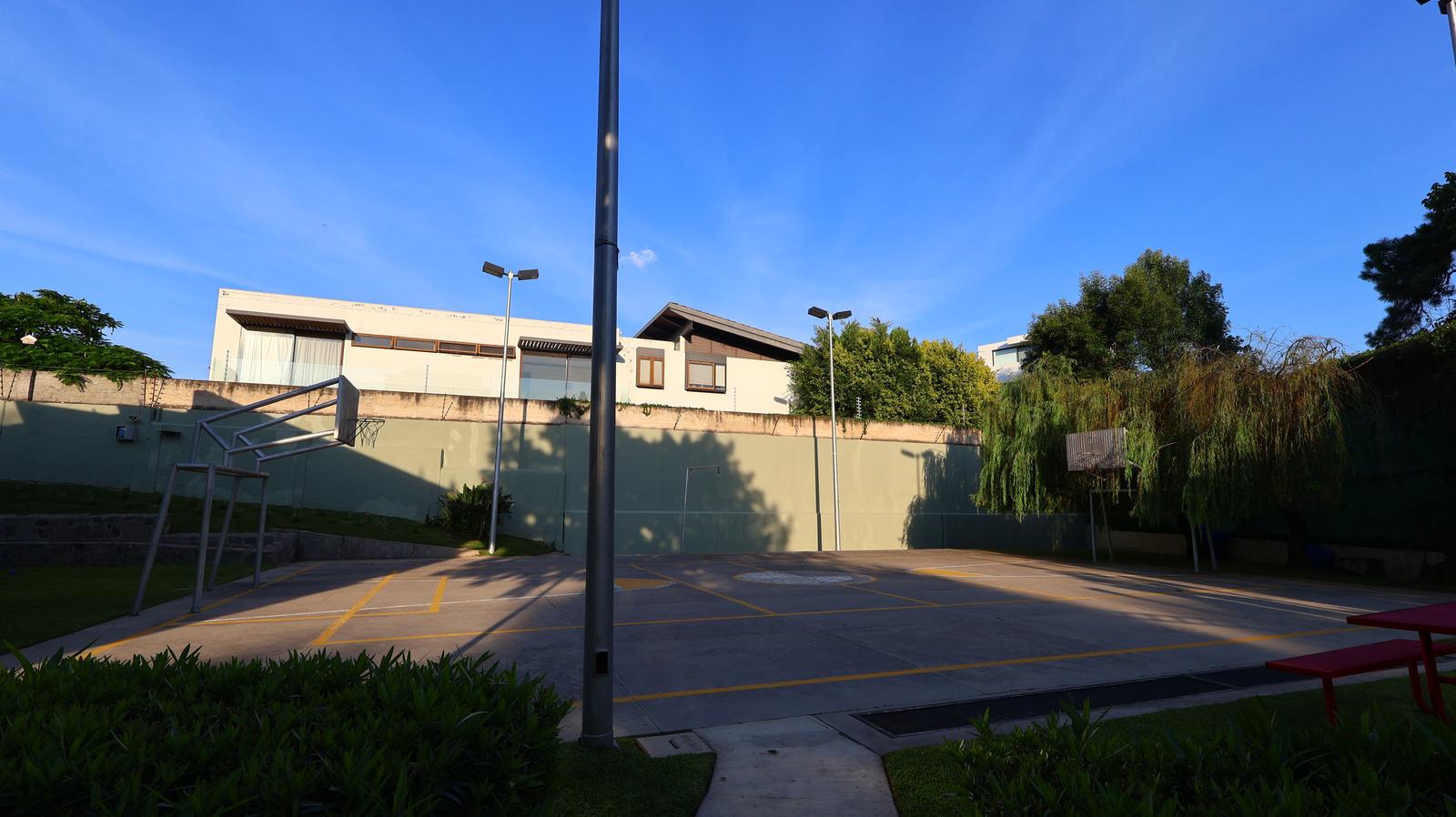 Lujosa casa en renta en Residencial Las Cumbres - foto 20