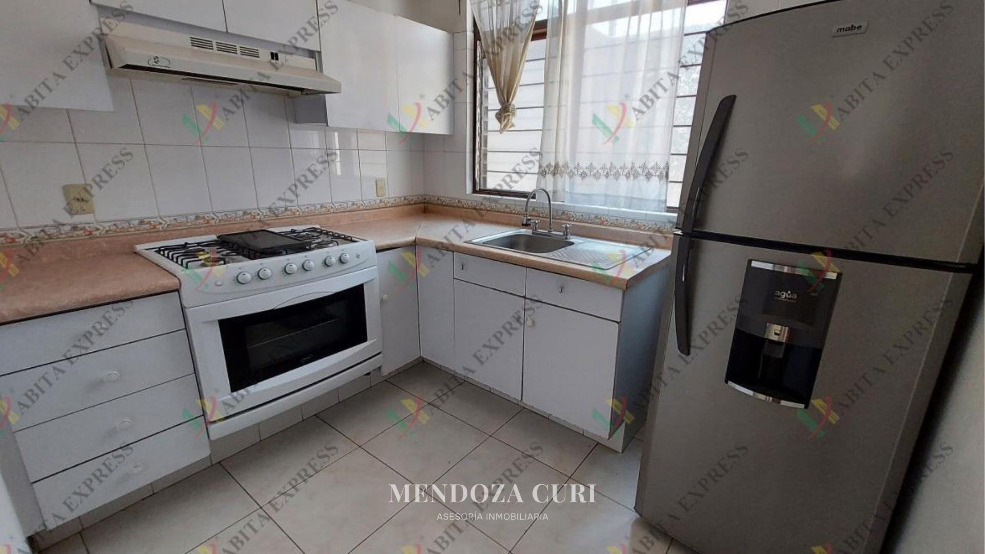 Espaciosa casa en renta en Lomas de Zapopan - foto 6