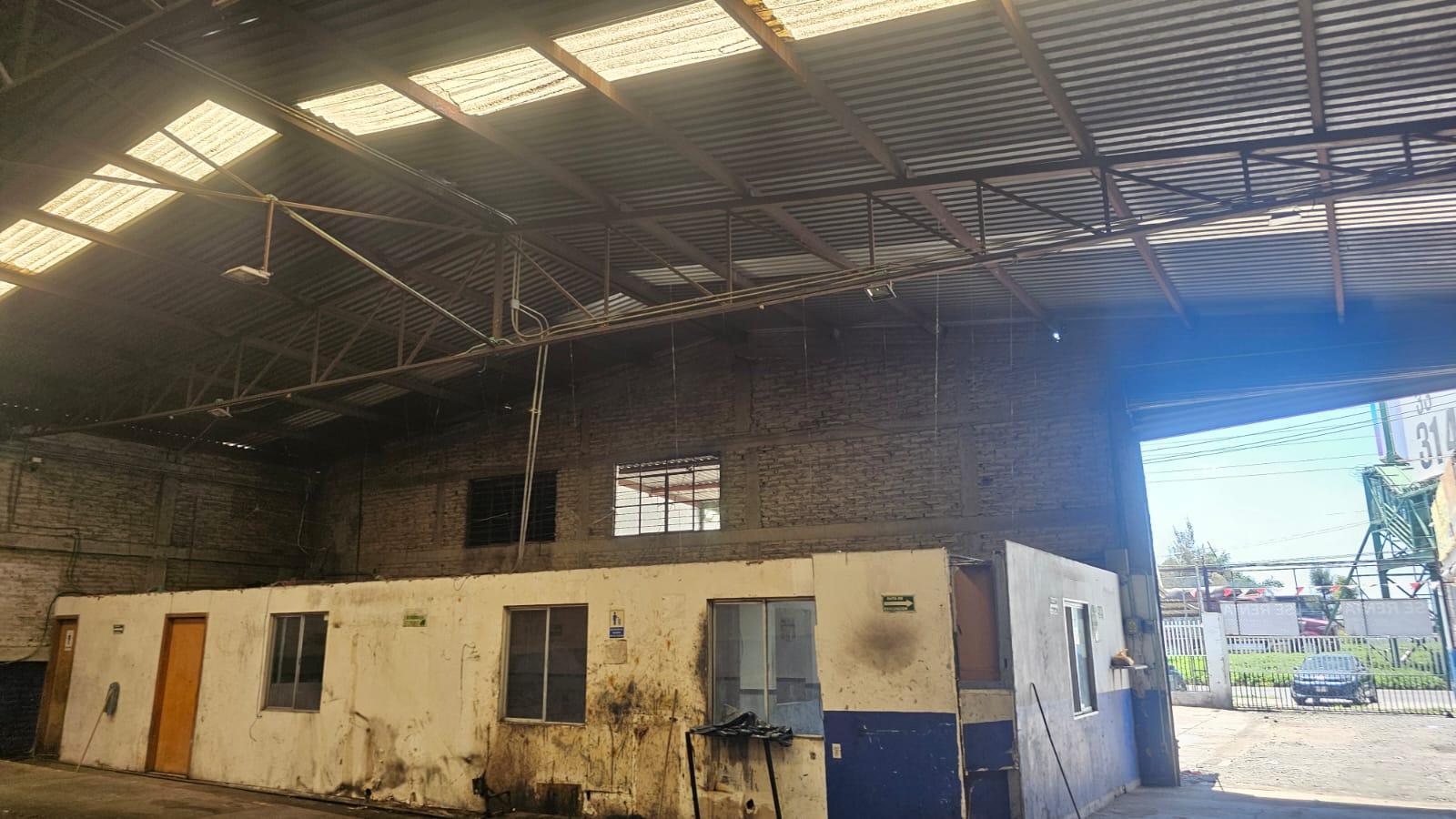 Bodega Industrial en Calz. Lázaro Cárdenas  - foto 4