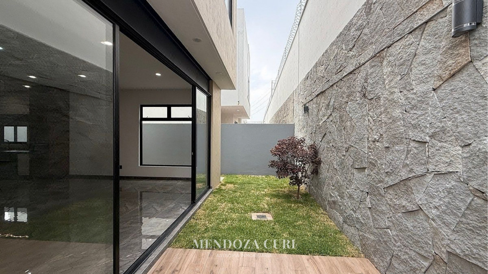Hermosa casa en Venta en Bosques Vallarta, Zona Real - foto 5