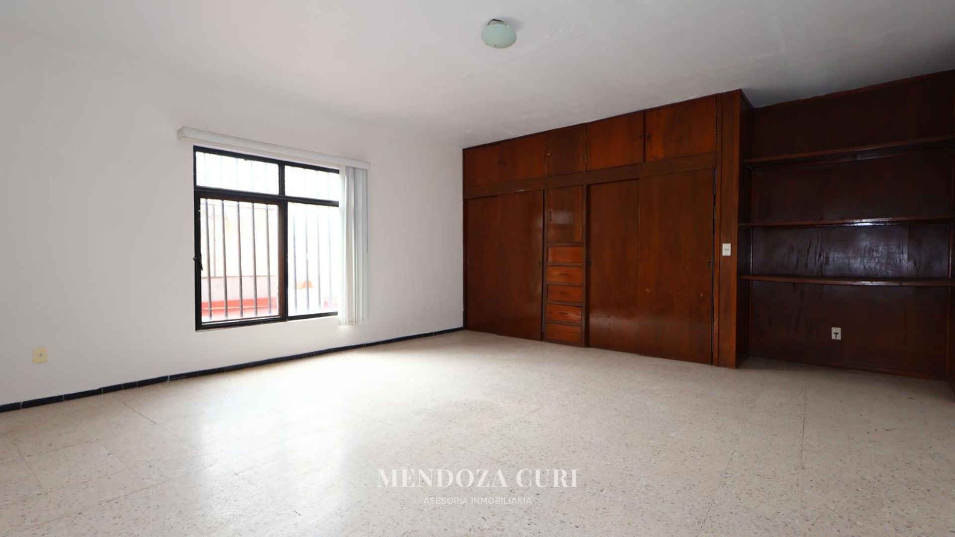 Amplia casa en venta en Lomas del Country - foto 1