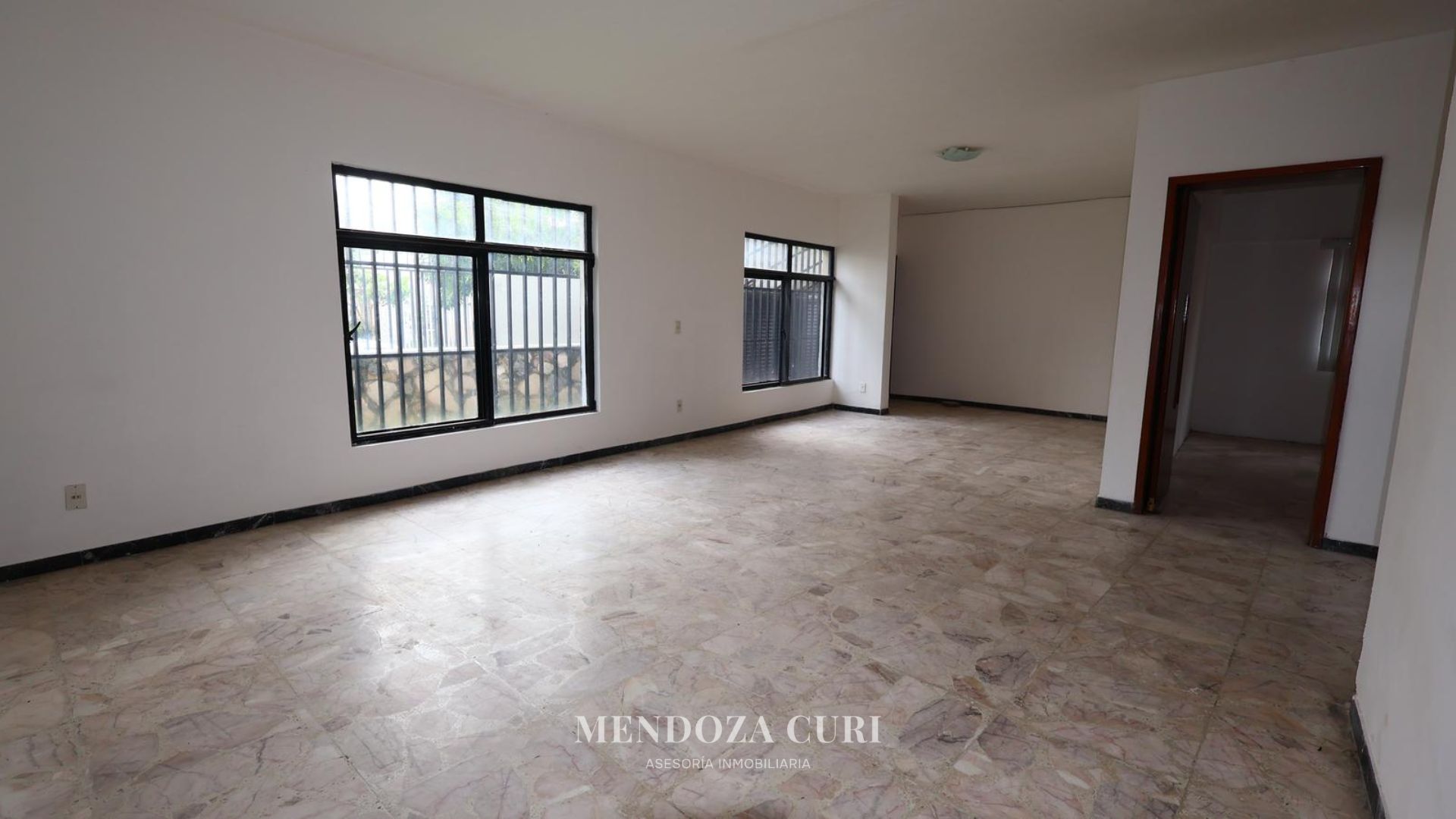 Amplia casa en venta en Lomas del Country - foto 13