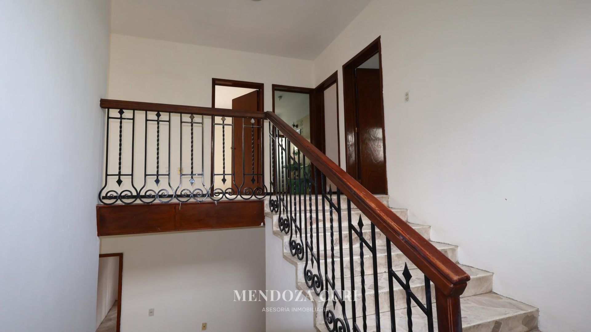 Amplia casa en venta en Lomas del Country - foto 16