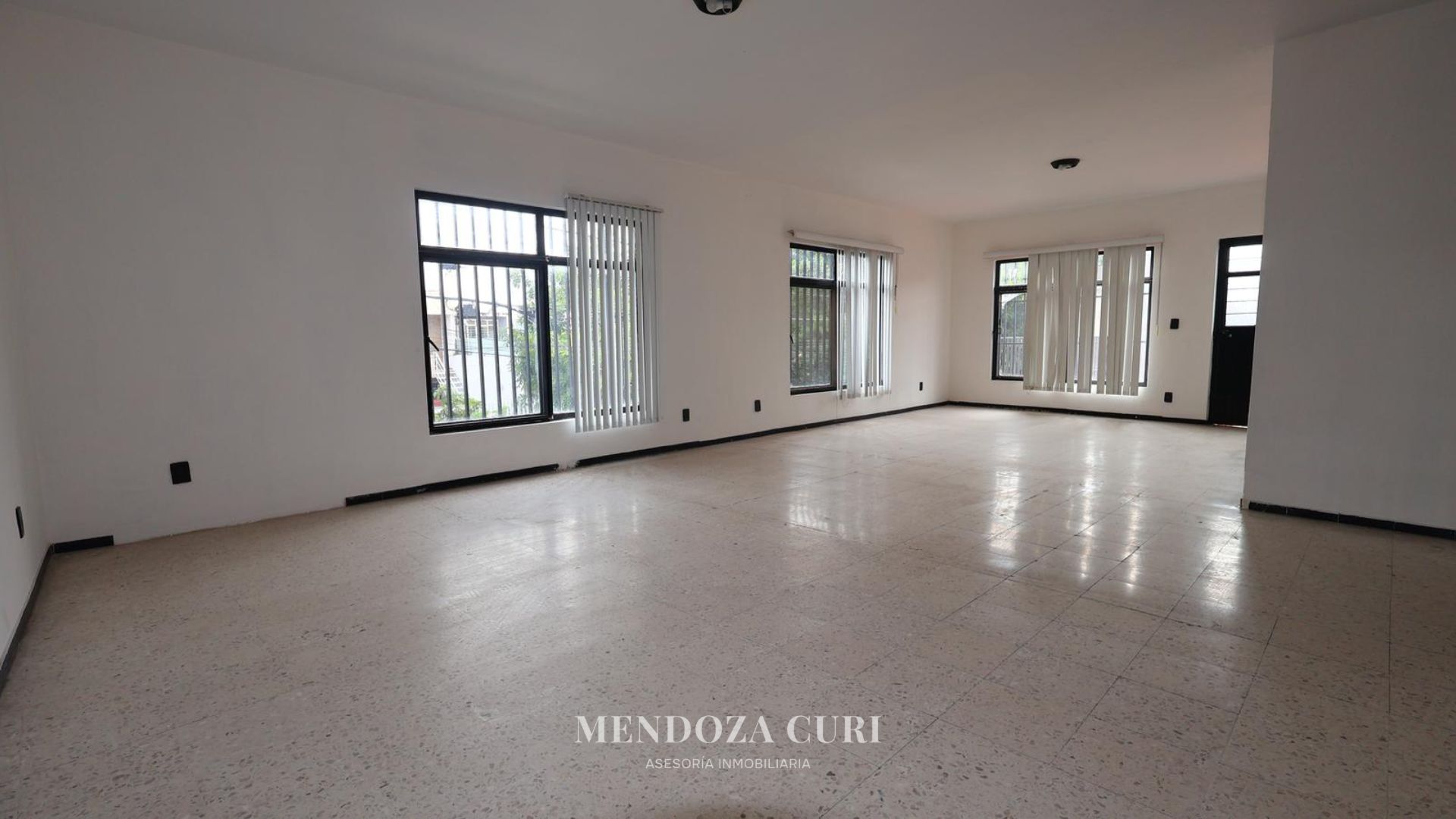 Amplia casa en venta en Lomas del Country - foto 20