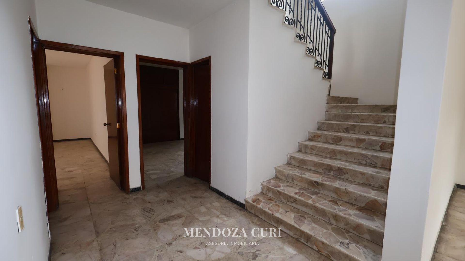 Amplia casa en venta en Lomas del Country - foto 3