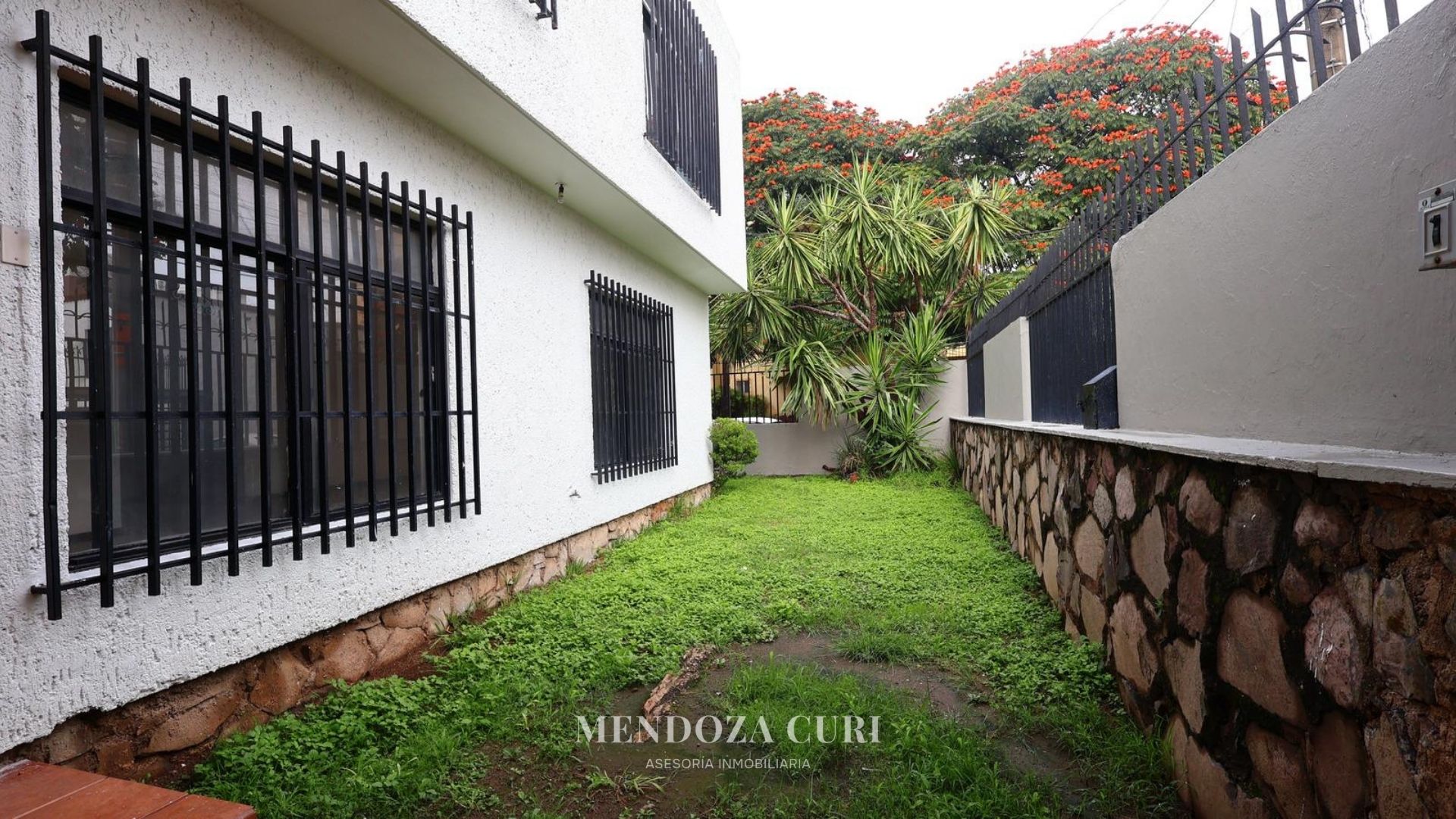 Amplia casa en venta en Lomas del Country - foto 22