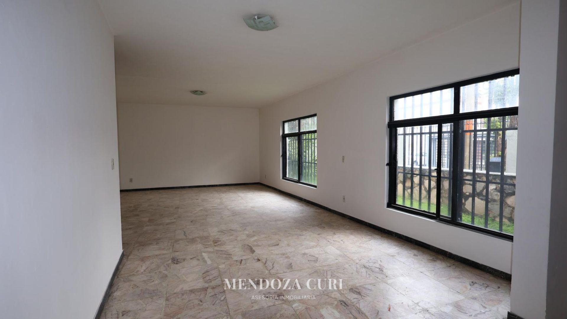 Amplia casa en venta en Lomas del Country - foto 7