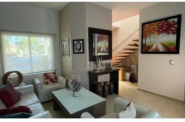 ¡Vive en un coto privado con seguridad, amplias calles y frente al parque! Una excelente opción para quienes buscan comodidad, tranquilidad y una ubicación con todos los servicios a su alcance. - foto 1